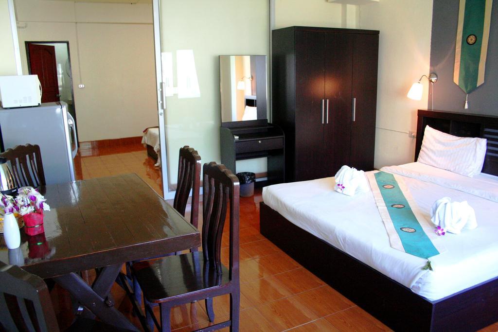 2Gether Guesthouse Karon Δωμάτιο φωτογραφία